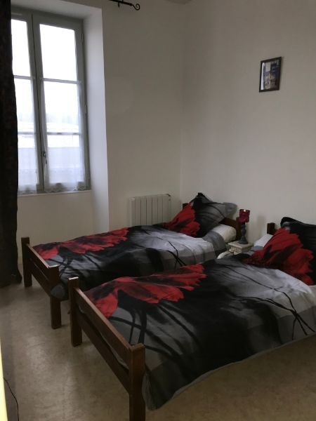 chambre double avec deux lits simples