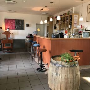 bar