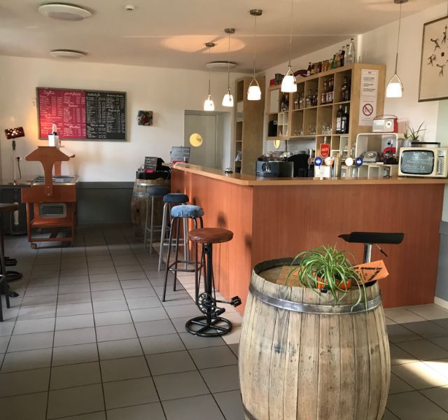 bar